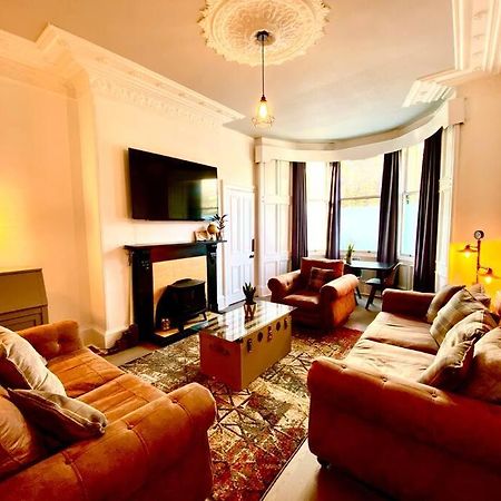 Anchored Homely Apartment In Historic Centre Paisley Buitenkant foto